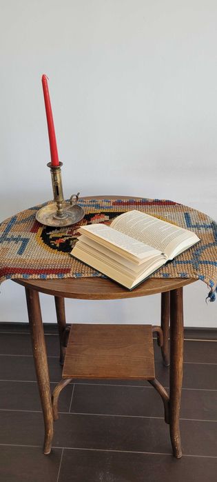 Masa stil Thonet cu blat oval