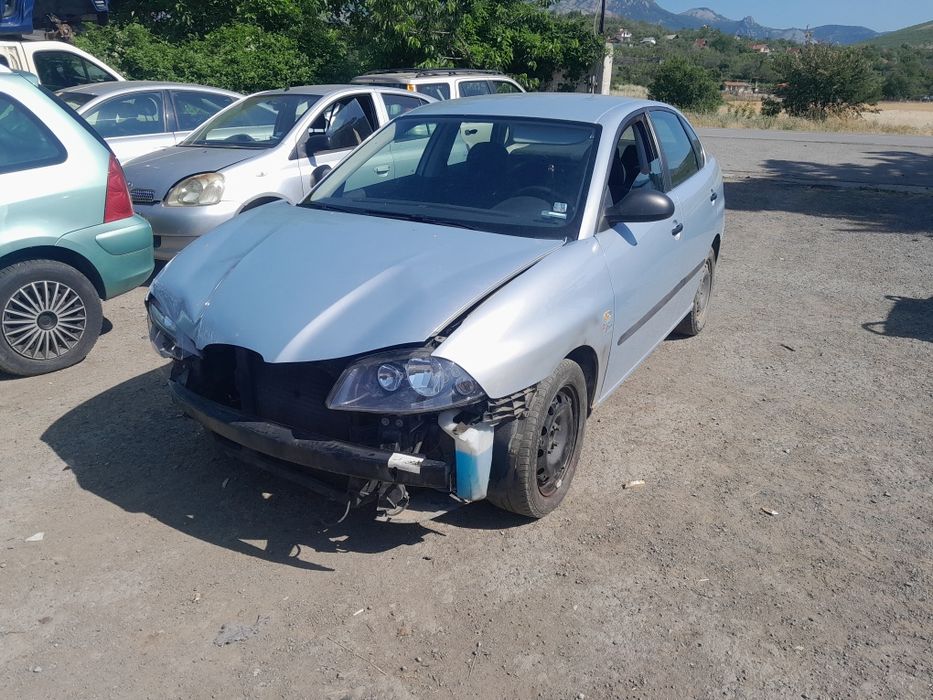 Продавам сеат кордоба на части