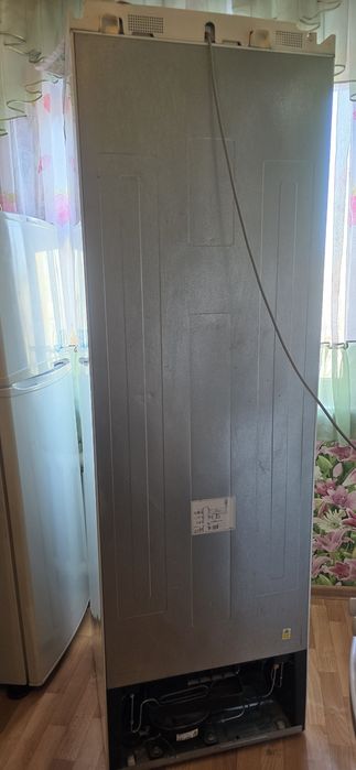 Продам  большой холодильник