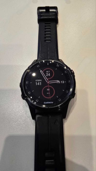 Продавам часовник Garmin Fenix 5 plus Sapphire