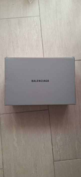 Balenciaga track