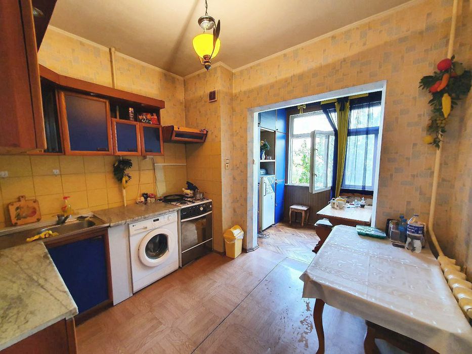 Юнусабад 18 Сайрам 3/2/5 балкон 2х6 78м²