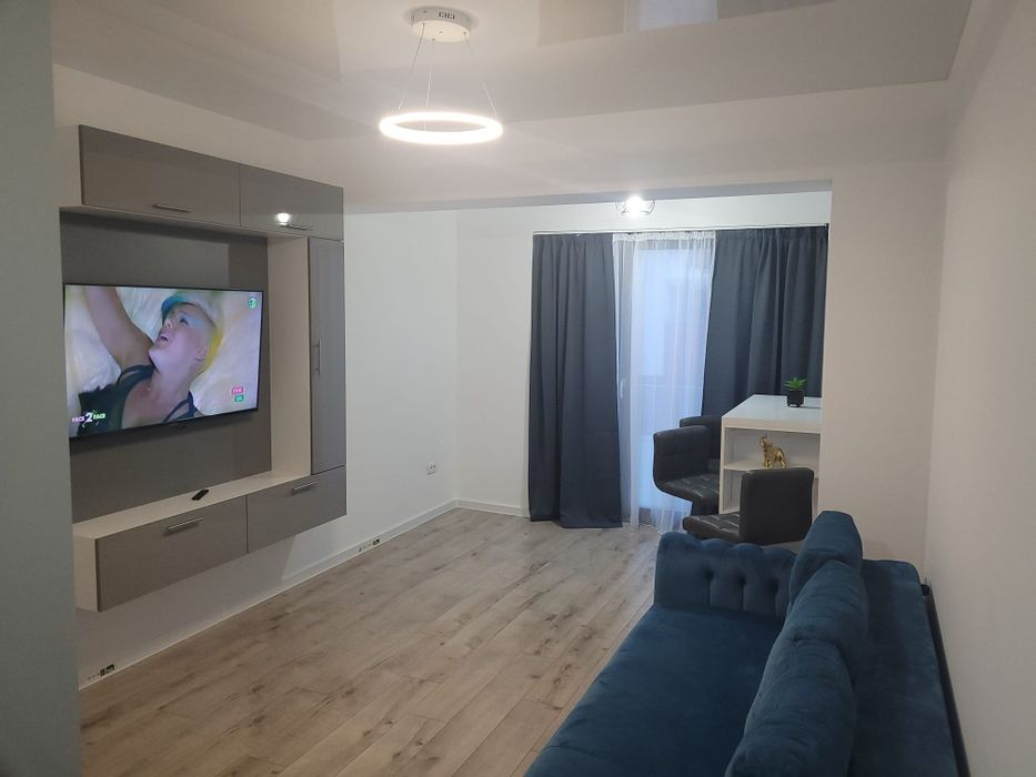 Închiriez apartament central park