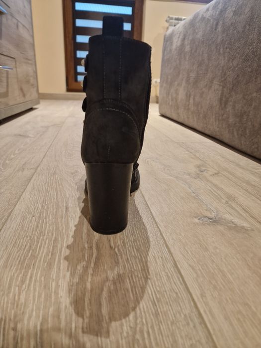 Боти на ток в сивокафяв цвят