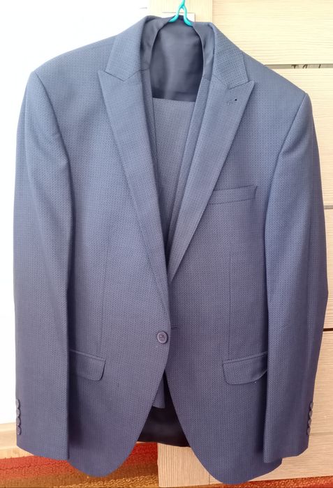 Костюм тройка BAGGI MEN 46 размер