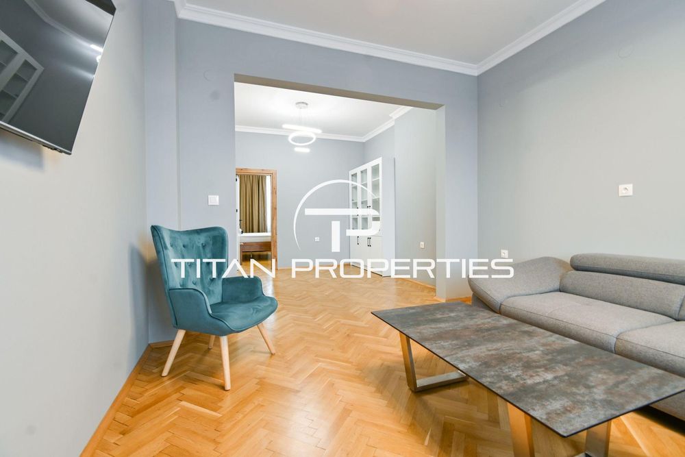 Дава се под наем Тристаен апартамент в София, Център - 110 кв.м за 1296.42 € - Снимка #1