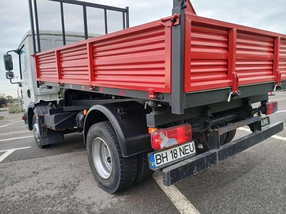 Vând Man basculabil trilateral bena scurta