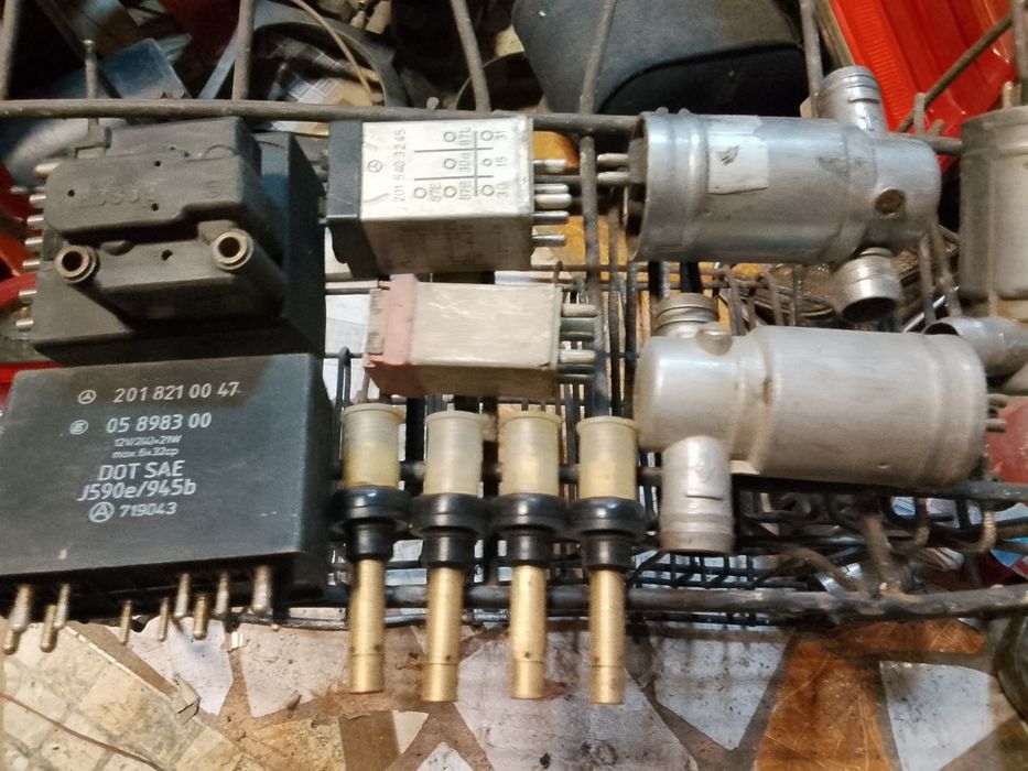 Запчасти на Мерседес Мерседес