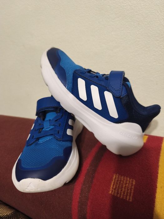 Adidas Cloudfoam 31 (19cm) impecabile