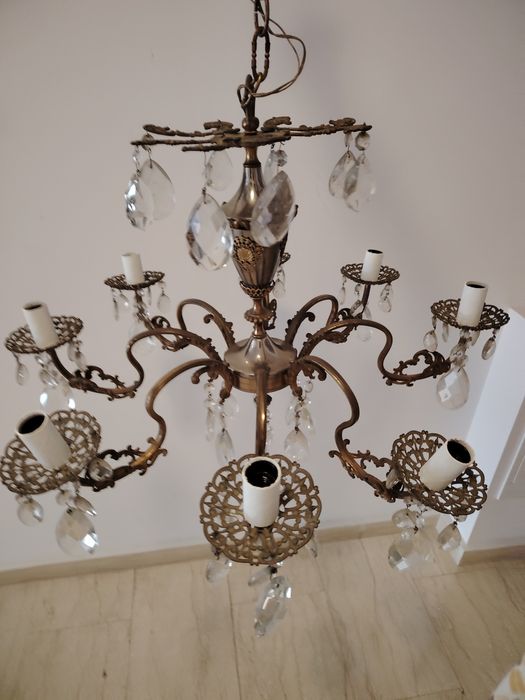 Superb candelabru antic din alama,bronz și elemente din cristal în stilul francez Louis cu 8 brațe