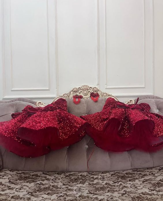 Продам два эксклюзивных платья для девочек