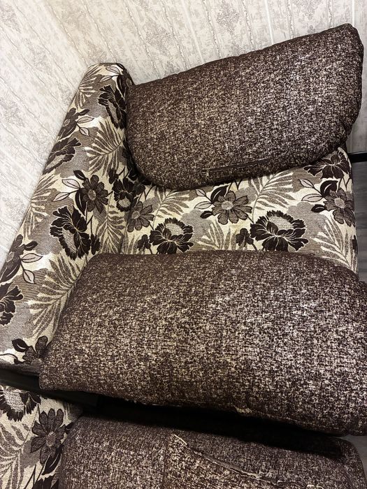 продам диван с креслами