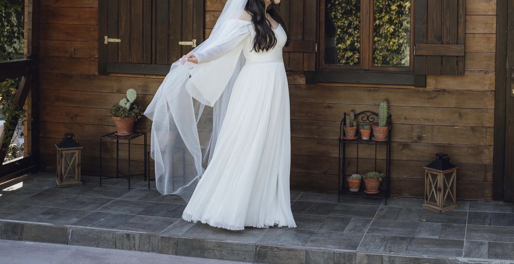 Rochie de mireasa din matase naturala (curatata profesional)