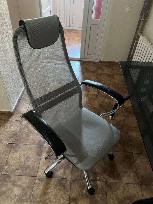 продам стол и кресло комплектом