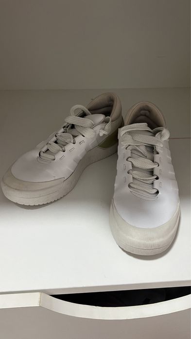 Кроссовки адидас