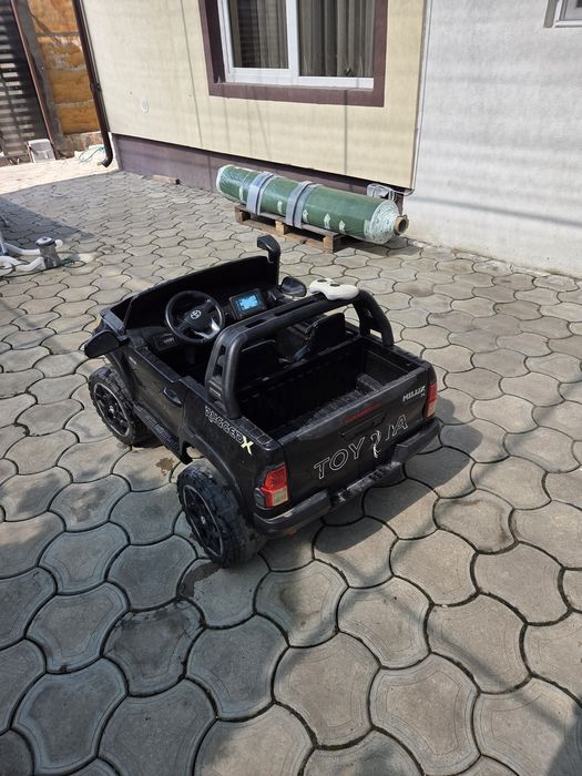 Vand masinuta electrica 4x4