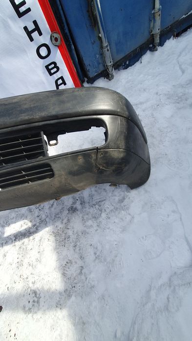 Продам бампер передний на ауди100с4