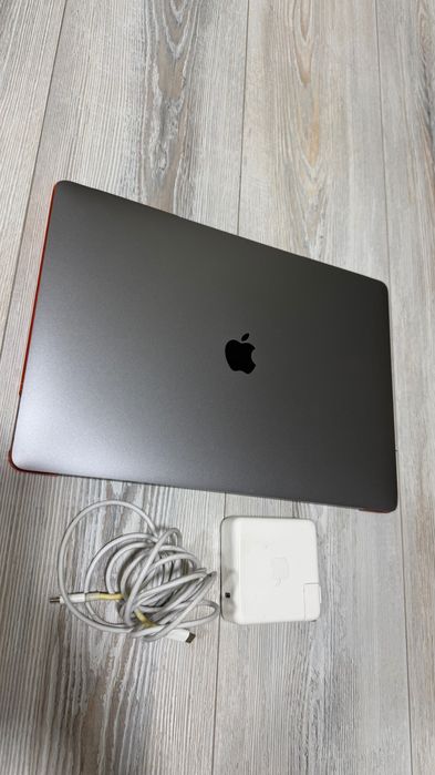 Macbook Pro 15 inch 2019 i9