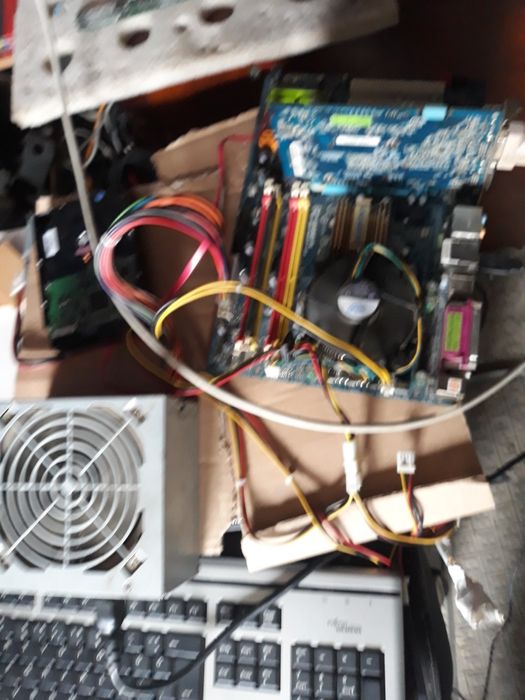 Plăci baza soket intel 775 Amd 2 ddr2 ddr3