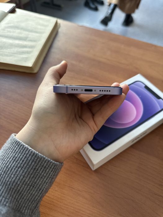 iPhone 12 с гарантией