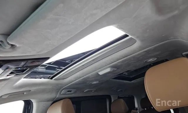 Hyundai Staria Lounge 9 joy
