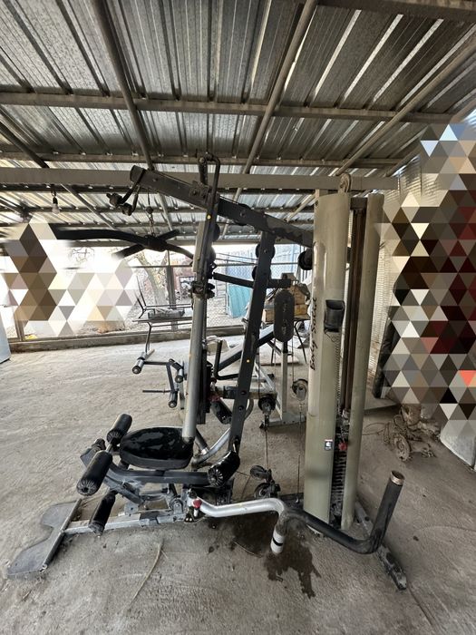 Многофункциональный профессиональный тренажер Body-Solid G6B.