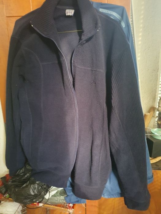 Продавам евтино  фланелки,суитчъри,анцузи  якета, и сако