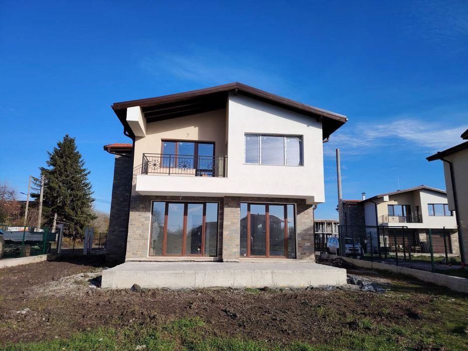 Продава се Къща в Костинброд - 211 кв.м за 1508 €/кв.м - Снимка #2