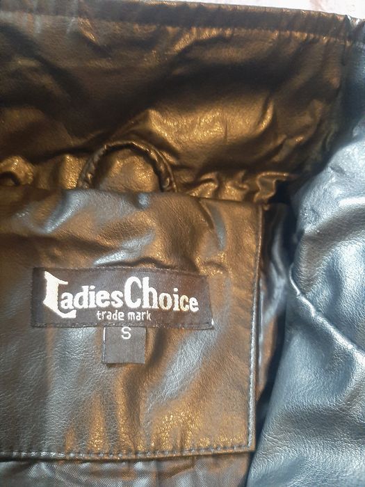 Дамски Спортни сака