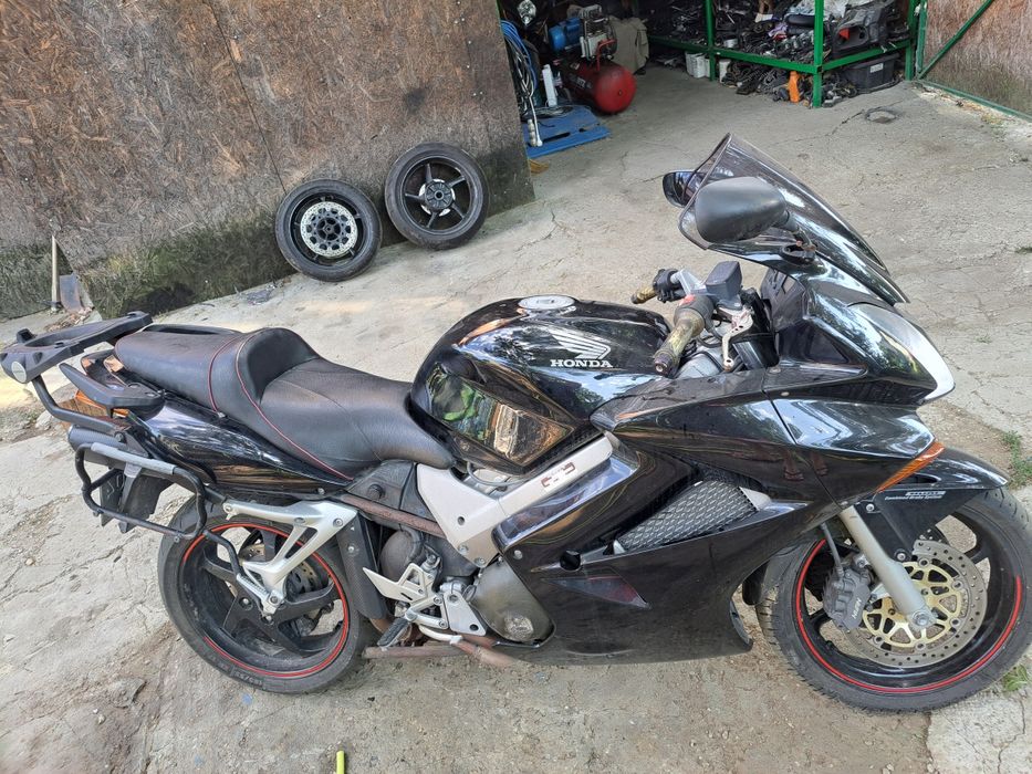 Vand Piese Honda VFR 800 V-Tech/2004