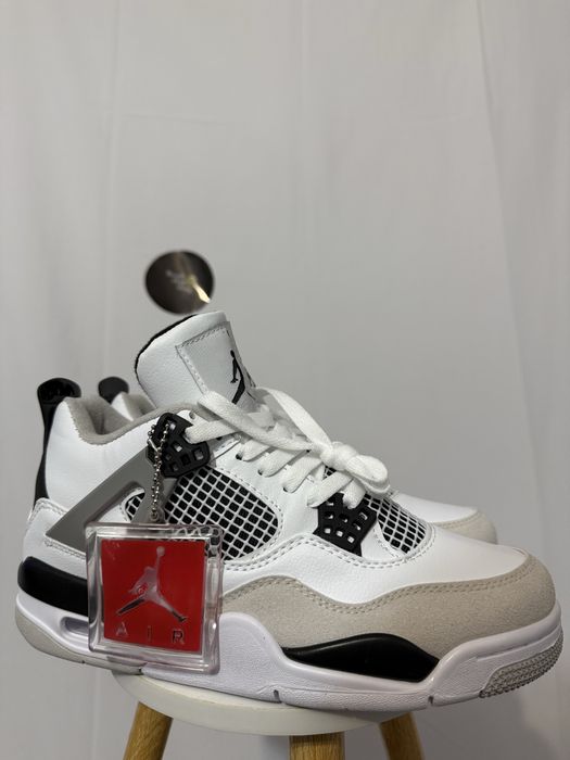 Adidasi Jordan 4 military black 40,41,43