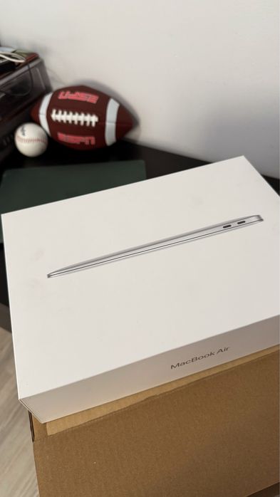 Продам ноутбук Macbook Air