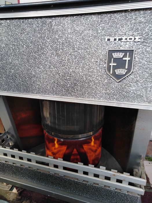 Продавам печка тип камина за декорация