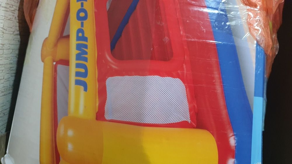 Продам батут детский надувной.