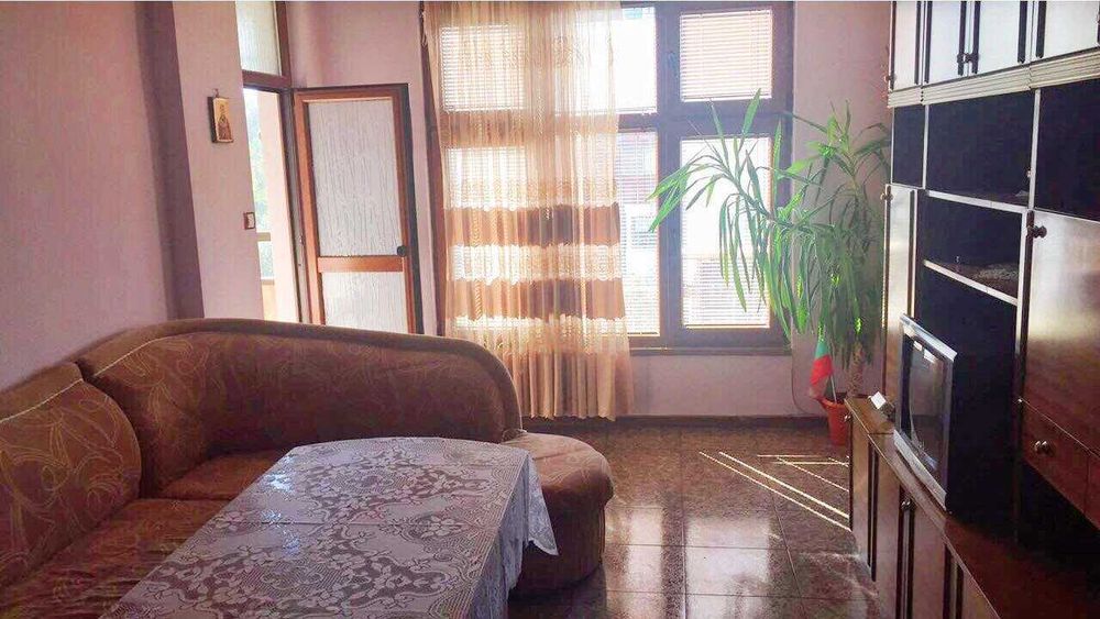 Дава се под наем Тристаен апартамент в Бургас, Братя Миладинови - 85 кв.м за 200 € - Снимка #3