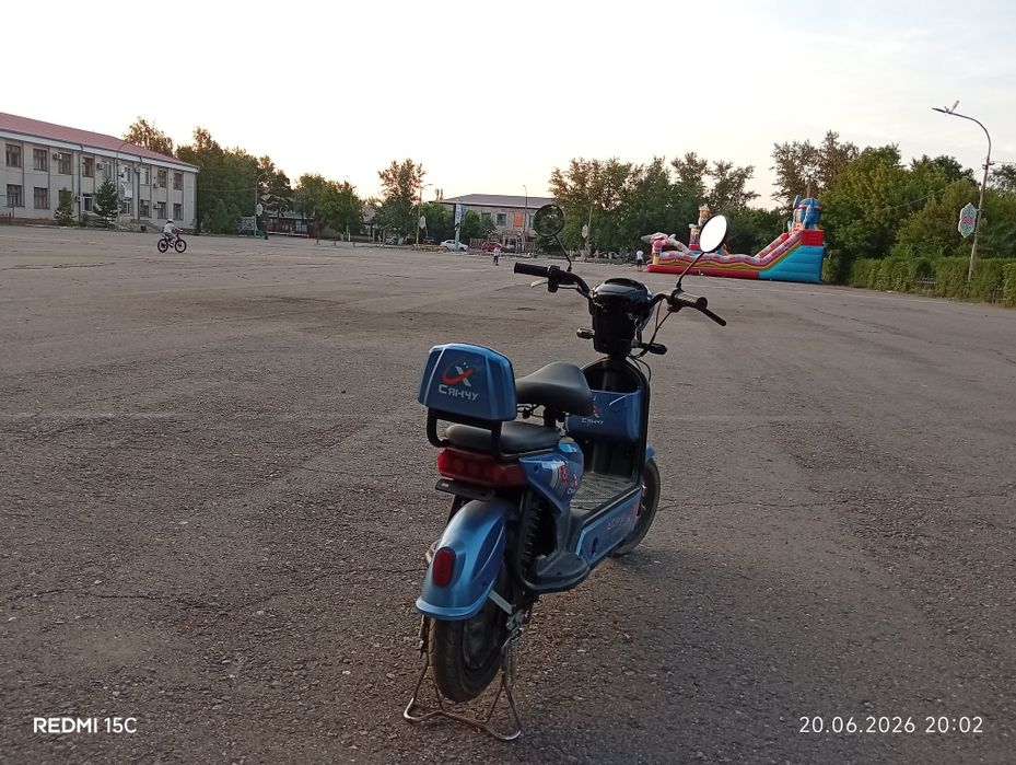Электроскутер ск8 на ходу