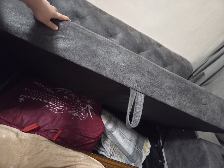 Продается уголок