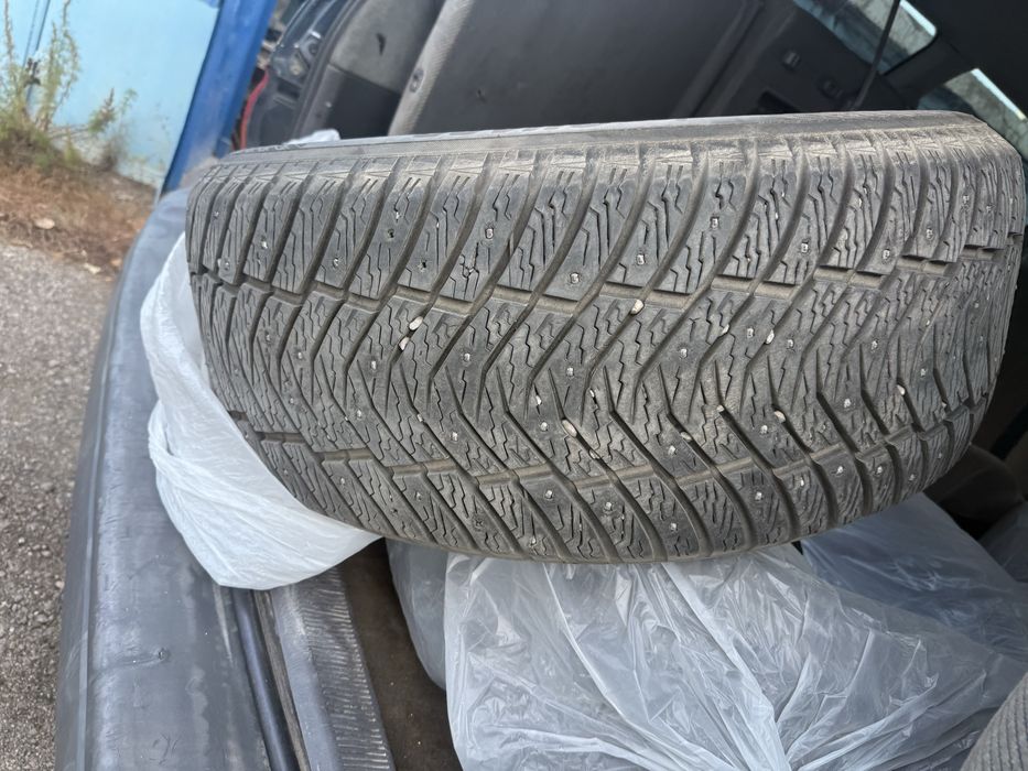Продам Шины 285/50/20