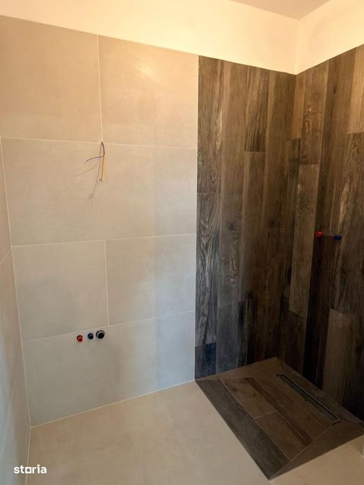 Comision 0-Dezvoltator vinde duplex parter, asfalt, toate utilitatile