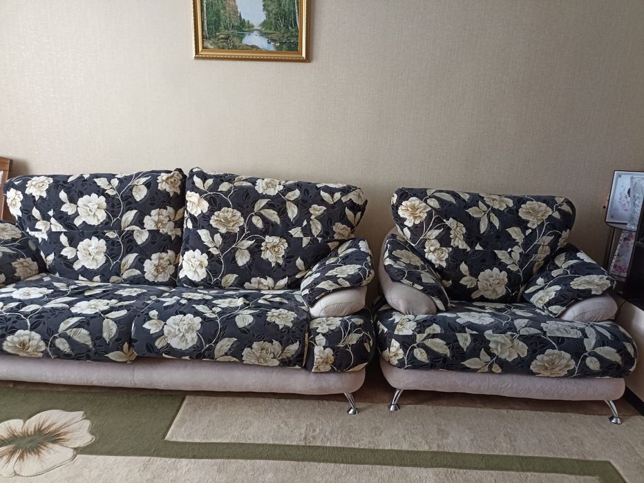 Продам диван с креслой