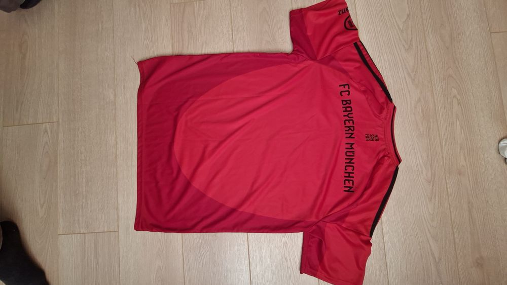 фенска тениска adidas на FC BAYERN MUNCHEN-нова,размер L