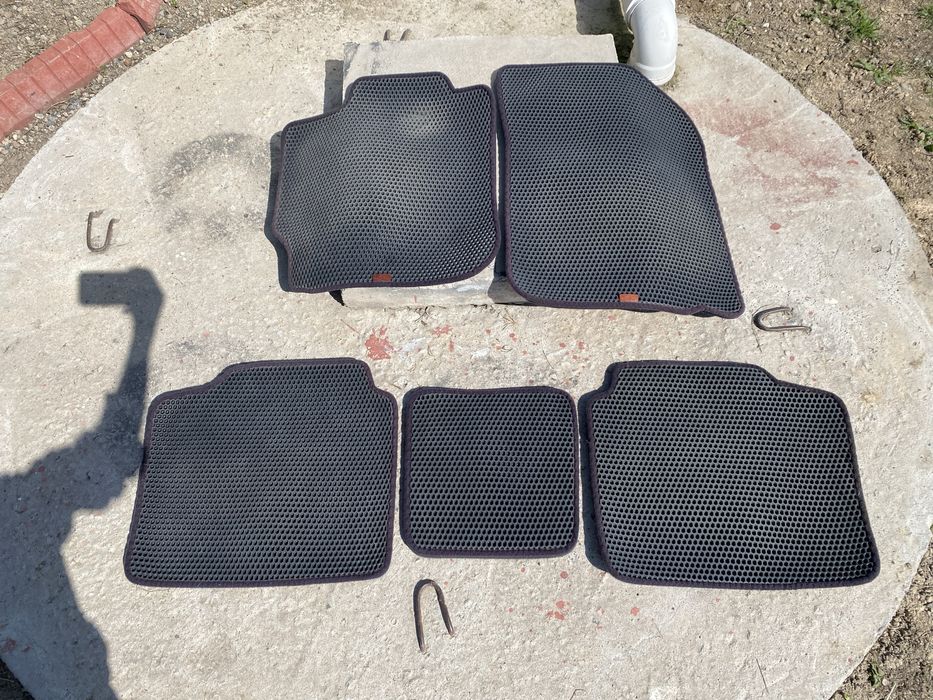 продается полики на камри 50