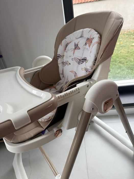 Scaun de masa bebe diversificare