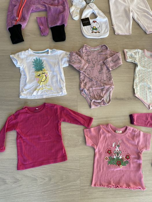 Vand lot haine bebe(4-6 luni) ptr.fete(12).