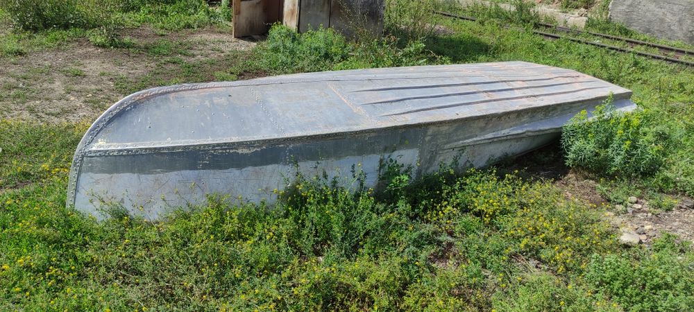 Лодка алюминиевая