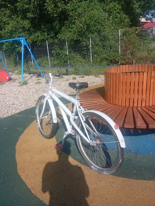 Bicicleta alba de vânzare