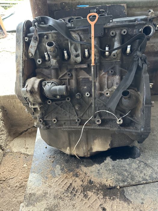 Продам на Ауди 100 2.3 с3 мотор