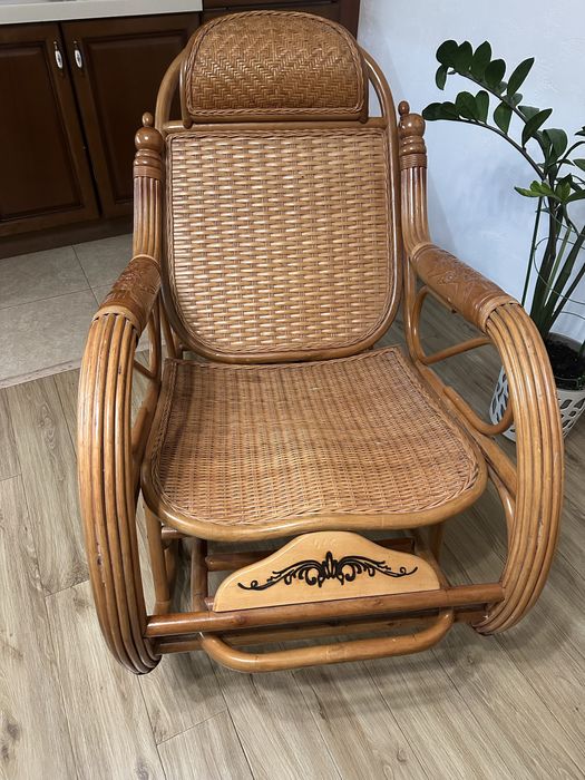 Продам кресло-качалку