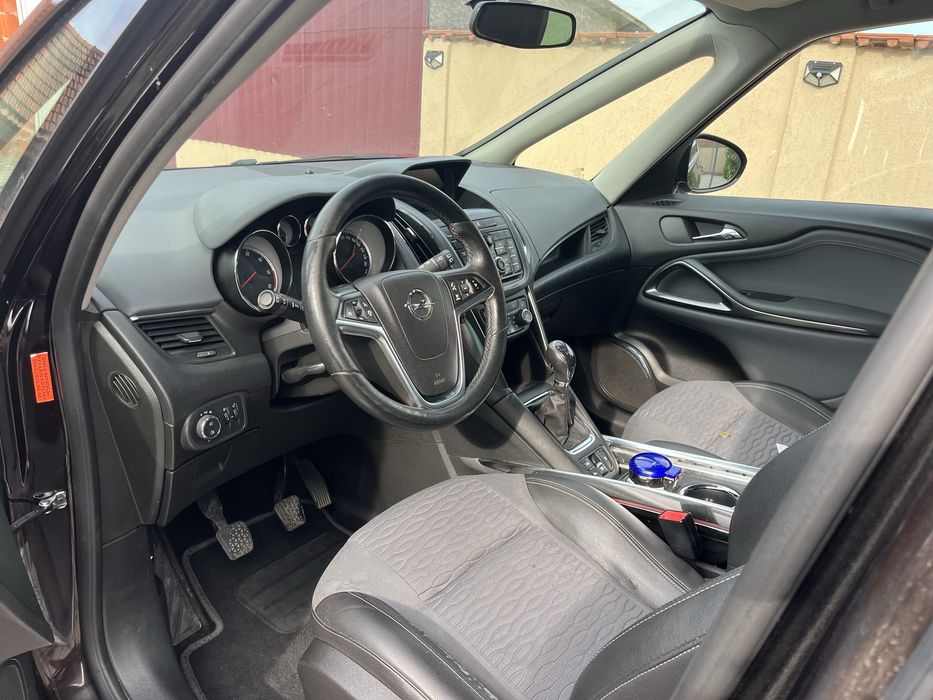 Opel zafira 2000 cdti