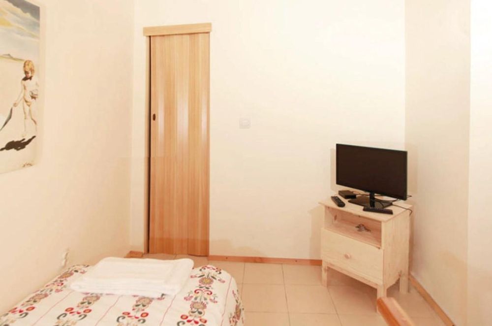 Дава се под наем Тристаен апартамент в София, Център - 60 кв.м за 700 € - Снимка #7